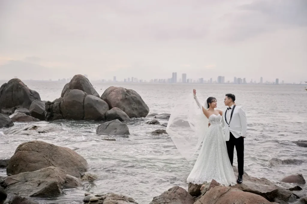Ocean Rock Romance – Bãi Đá Sơn Trà Wedding