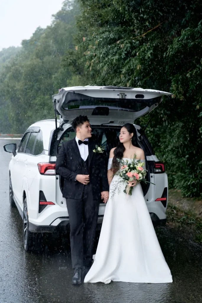 Misty Mountain Road – Romantic Rain Wedding